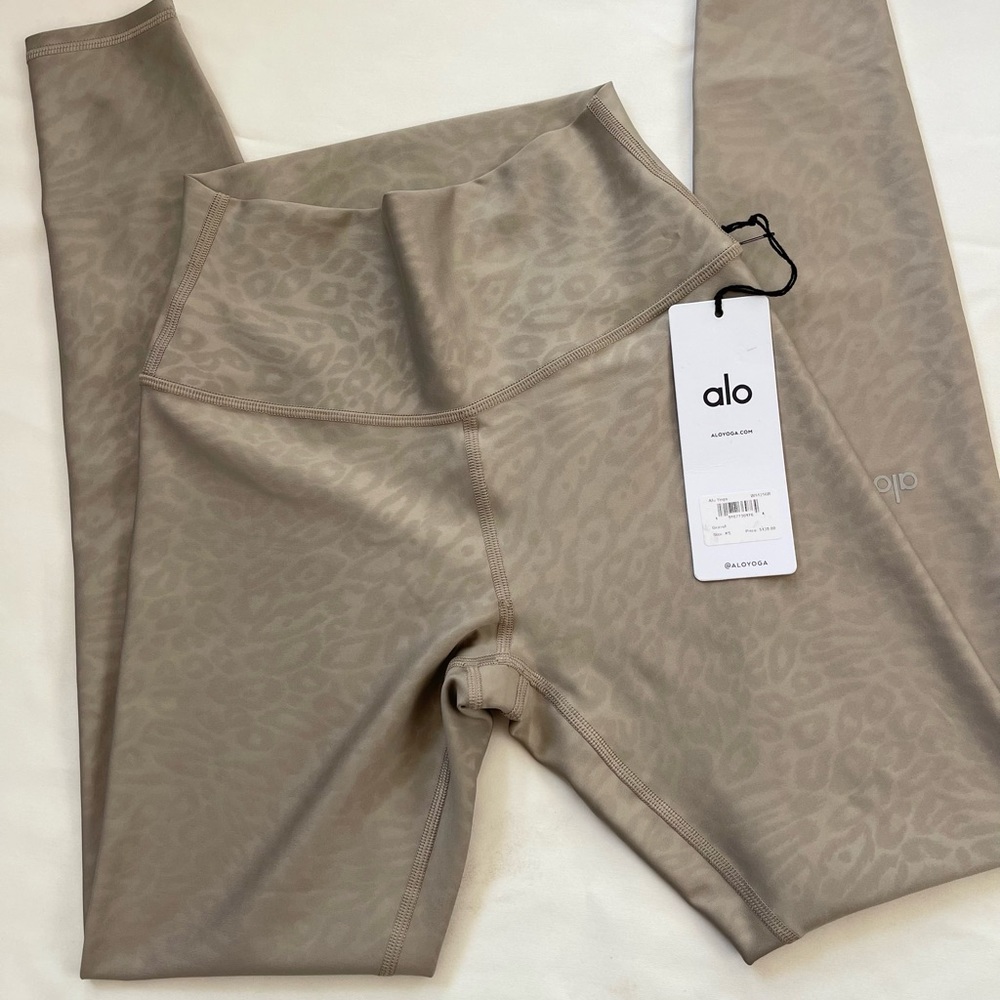 Alo Yoga Airlight High-Waist Leopard Debossed Legging